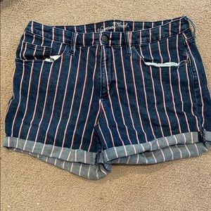 Target/Universal Thread Shorts